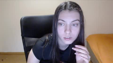 Vivian Gray online show from 12.21.24