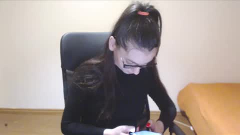 Vivian Gray online show from 02.06.25