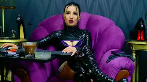 Vivian Reeve online show from 04.10.26