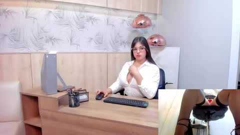 Vivian online show from 11.11.25