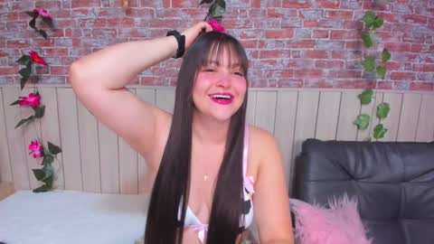 Vivian online show from 12.05.25