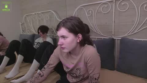 Snapshot of viviarangendy chatting on 10.11.25 VIVIARAGENDY online show from 10.11.25