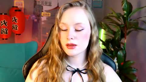 Vivien online show from 11.22.25