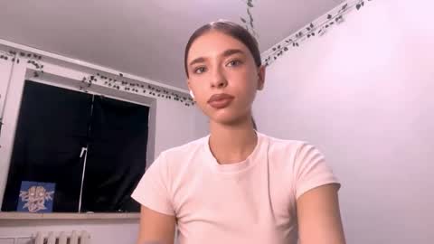 Vivi online show from 10.24.25