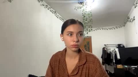 Vivi online show from 11.02.25