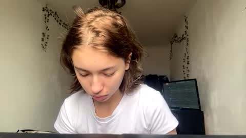 Vivi online show from 11.12.25