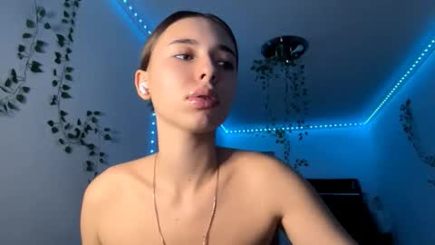 Vivi online show from 11.22.25