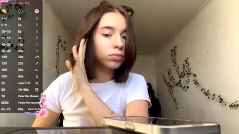 Vivi online show from 12.16.25