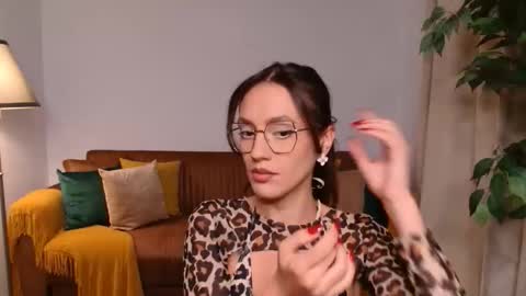 Snapshot of vivienneclement chatting on 10.12.25 Vivienne online show from 10.12.25