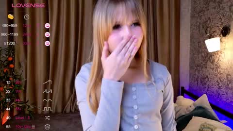 Mia Skaidrite online show from 11.05.25