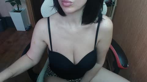 Eva online show from 04.18.26