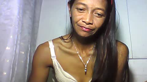 Snapshot of vixen_lina chatting on 06.19.26 vixen_lina online show from 06.19.26