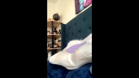 Snapshot of vixenblade chatting on 12.18.25 vixenblade online show from 12.18.25