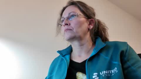 Snapshot of vixenjae chatting on 12.20.25 vixenjae online show from 12.20.25