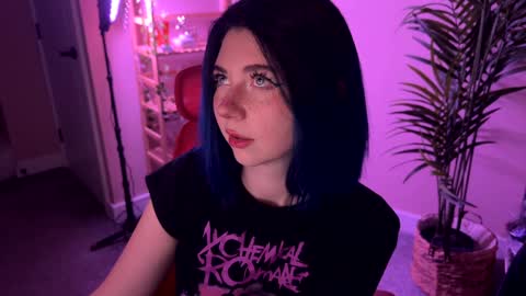 Polly  Online mostly at 9pm-2am UK Time online show from 03.06.26