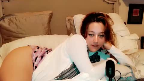 Snapshot of vixisdark chatting on 12.16.25 vixisdark online show from 12.16.25