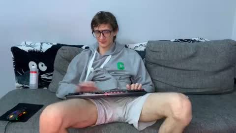 Snapshot of vlad_ggvldd chatting on 07.12.26 Vlad Dinovich online show from 07.12.26