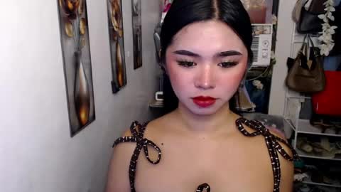 Snapshot of voganmarie chatting on 07.15.26 voganmarie online show from 07.15.26