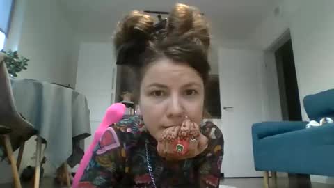 Snapshot of volnushka chatting on 11.11.25 volnushka online show from 11.11.25