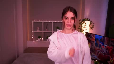 Snapshot of vondapeake chatting on 11.08.25 Sofia online show from 11.08.25