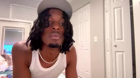 Snapshot of vonnieeb2x chatting on 10.15.25 vonnieeb2x online show from 10.15.25