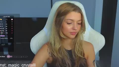 Snapshot of vopooo chatting on 06.26.26 Aliceinst magic crystalll online show from 06.26.26