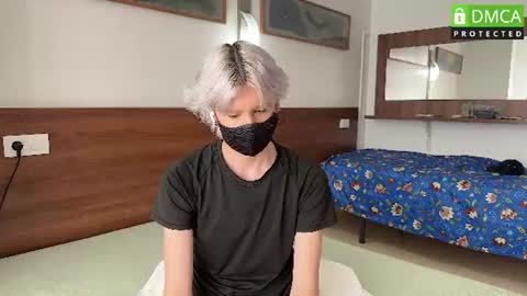 Snapshot of vornyx chatting on 06.18.26 vornyx online show from 06.18.26