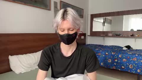 Snapshot of vornyx chatting on 06.19.26 vornyx online show from 06.19.26