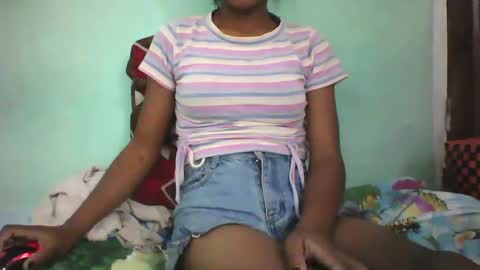 Snapshot of vounialdy chatting on 02.24.25 vounialdy online show from 02.24.25