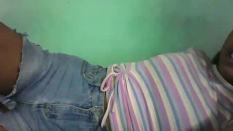 Snapshot of vounialdy chatting on 02.28.25 vounialdy online show from 02.28.25