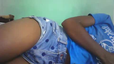 Snapshot of vounialdy chatting on 03.12.25 vounialdy online show from 03.12.25