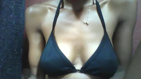 Snapshot of vounialdy chatting on 04.15.26 vounialdy online show from 04.15.26