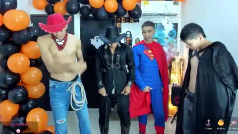 Snapshot of voyeurism_guys chatting on 10.29.25 voyeurism_guys online show from 10.29.25