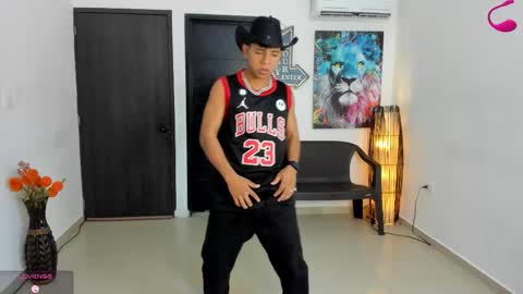 Snapshot of voyeurism_guys chatting on 11.14.25 voyeurism_guys online show from 11.14.25