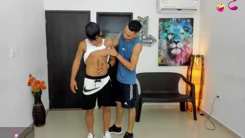 Snapshot of voyeurism_guys chatting on 11.20.25 voyeurism_guys online show from 11.20.25