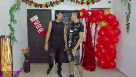 Snapshot of voyeurism_guys chatting on 11.30.25 voyeurism_guys online show from 11.30.25