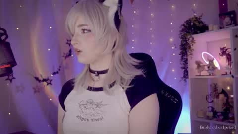 vronnier online show from 12.18.25