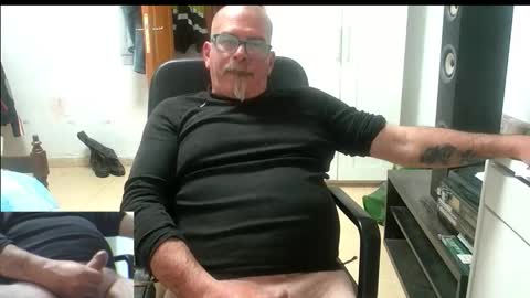 Snapshot of vuda77 chatting on 03.03.26 oscar online show from 03.03.26