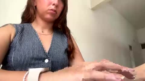 Snapshot of vv_valvale chatting on 07.16.26 vv_valvale online show from 07.16.26