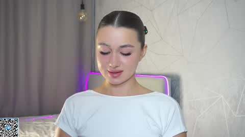 Snapshot of vvilly_wonka chatting on 10.05.25 Ethal - thank you for thumb up online show from 10.05.25