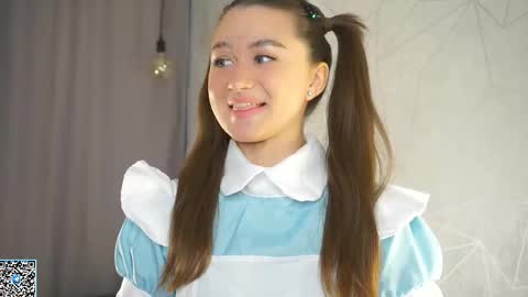 Snapshot of vvilly_wonka chatting on 10.10.25 Ethal - thank you for thumb up online show from 10.10.25