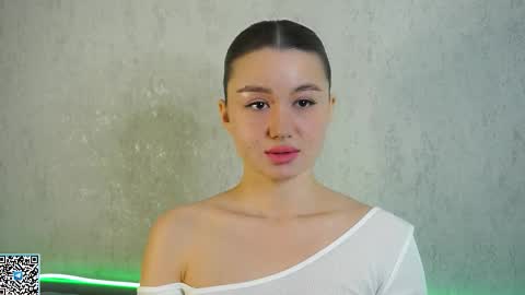 Snapshot of vvilly_wonka chatting on 11.08.25 Ethal - thank you for thumb up online show from 11.08.25