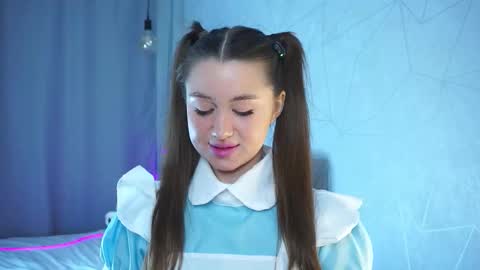 Snapshot of vvilly_wonka chatting on 11.11.25 Ethal - thank you for thumb up online show from 11.11.25