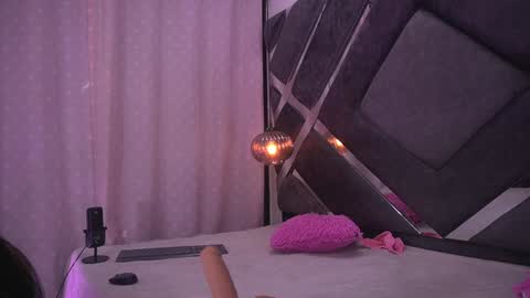 Snapshot of vvioleta_ chatting on 02.06.25 Violeta online show from 02.06.25