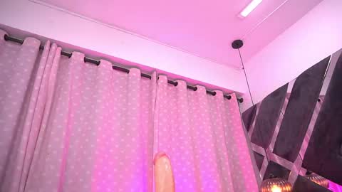 Snapshot of vvioleta_ chatting on 03.11.25 Violeta online show from 03.11.25