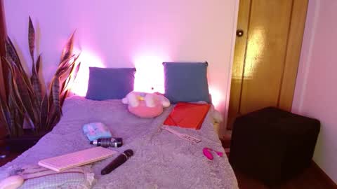 kitty SUPORT ME AND MY BABY SINGLE MOMY online show from 09.23.25