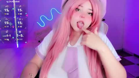 Snapshot of waifumochi_chan chatting on 09.13.25 online show from 09.13.25