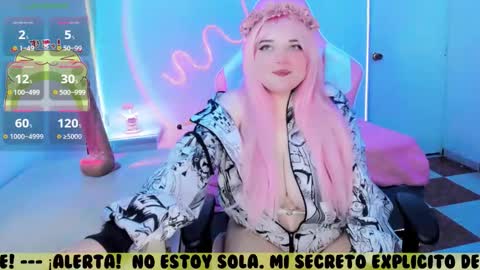 Snapshot of waifumochi_chan chatting on 12.05.25 online show from 12.05.25