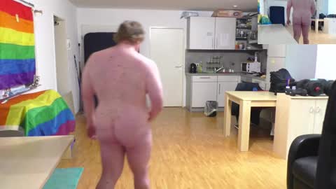 Snapshot of waldw123 chatting on 10.28.25 Yarlim online show from 10.28.25