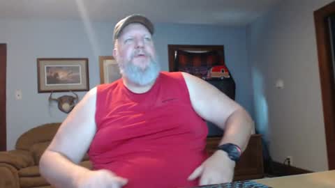 Snapshot of walkingbird chatting on 06.17.26 walkingbird online show from 06.17.26